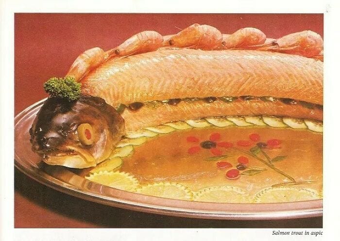 15 recettes anciennes insolites et dégoûtantes 3 Poisson avec tête et sans peau