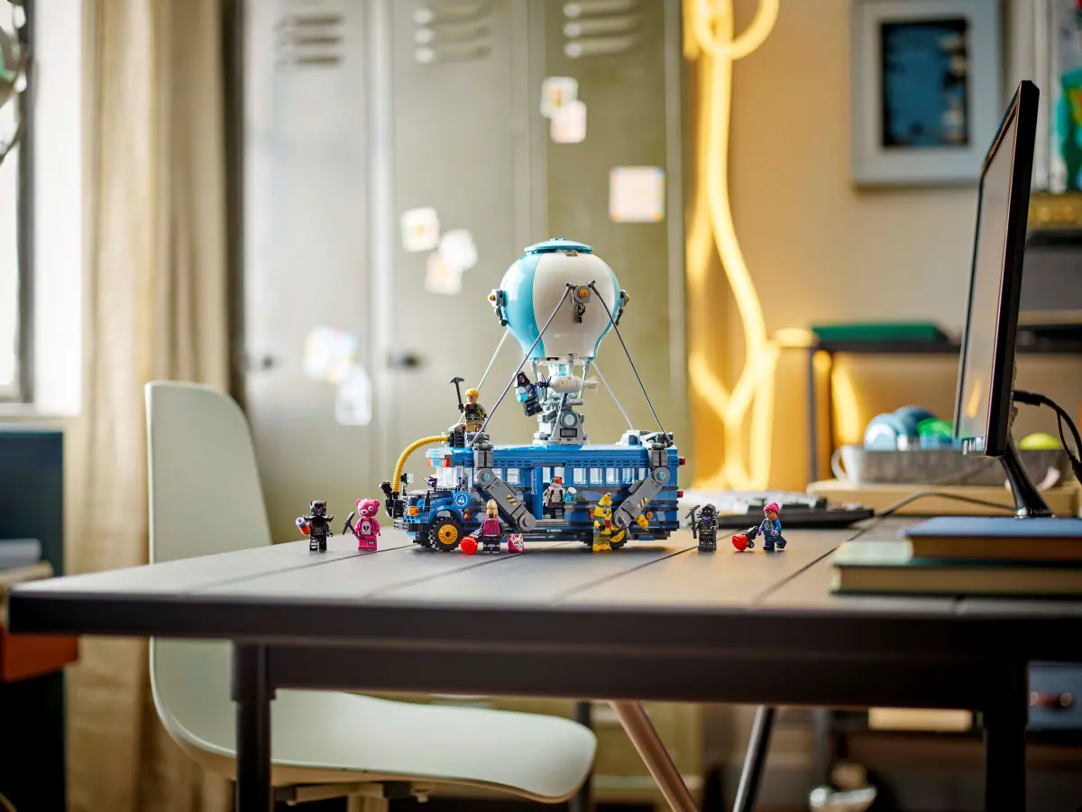 LEGO Fortnite : Le bus de Combat chute de prix 3 bus fortnite