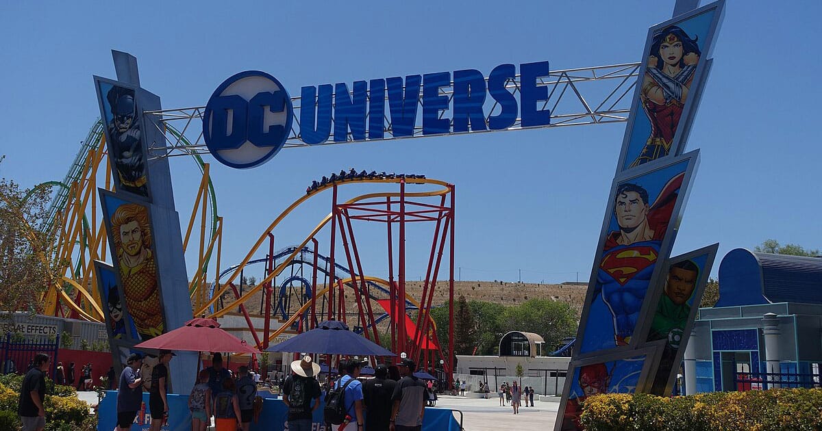 DC Comics débarque chez Universal : le choc des super-héros 11 dc comics universe